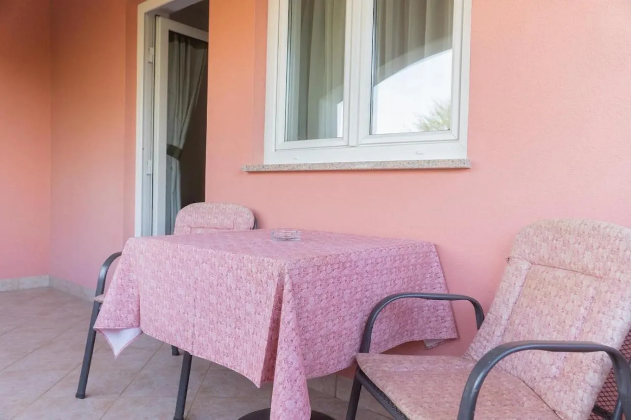 Villa Chiara Krnica Bed & Breakfast